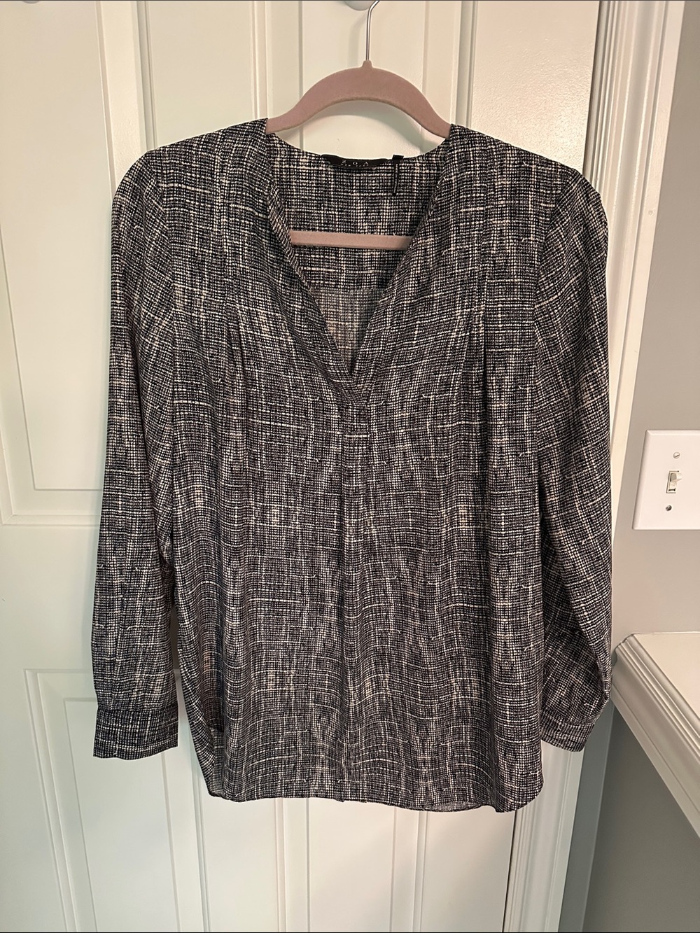 Patterned V-Neck Long Sleeve Blouse